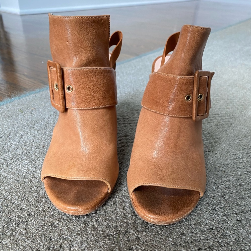 Stuart Weitzman Sunbelt Heels